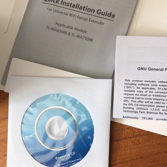 TP-LINK Range Extender 300Mbps Universal WiFi Range extender. Model TL-WA850RE - Picture 3 of 9